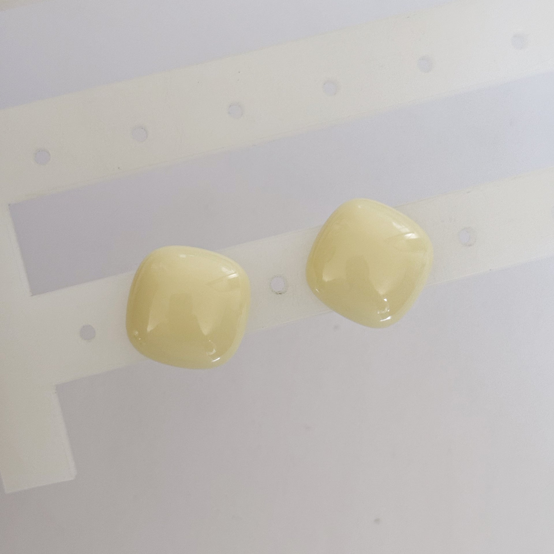 ARETES BOTTON BLANCO