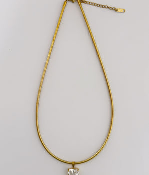 Collar crystal cube