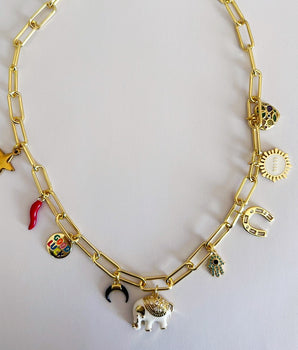 .COLLAR LUCKY CHARMS