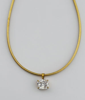 Collar crystal cube