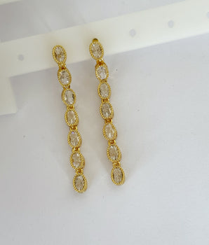 ARETES PROM