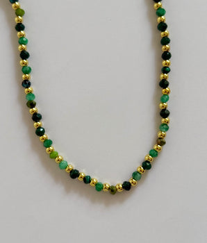 Collar green dots