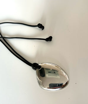 COLLAR PEBBLE PLATEADO