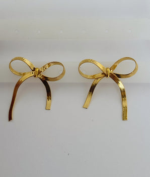 ARETES COQUETTE DORADOS